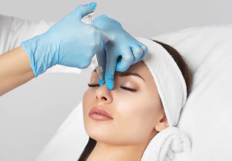 Rhinoplastie médicale par injection d’acide hyaluronique au niveau du nez
